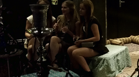 Huren van waterpijpen en tafels